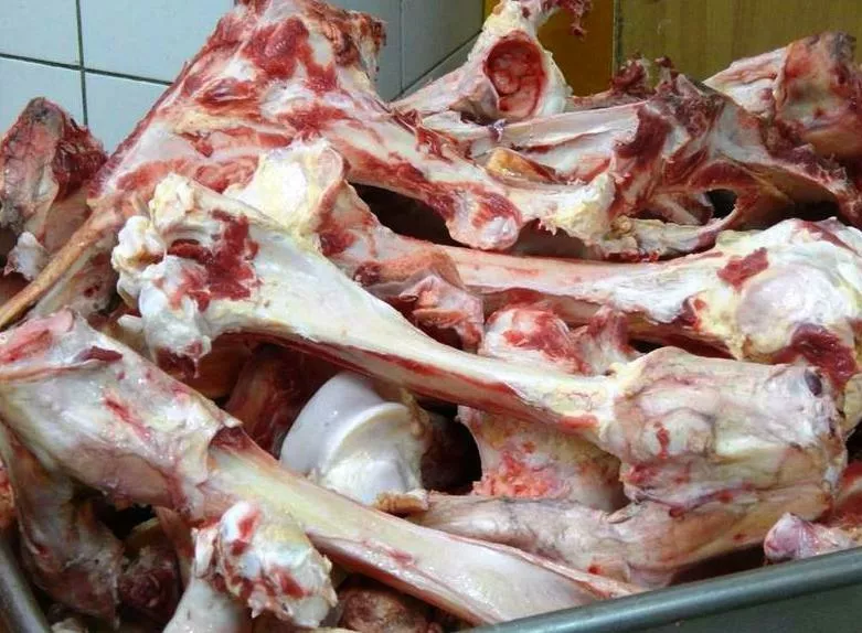 кость говяжья пищевая, замороженная. в Кирове и Кировской области