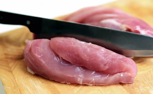 В Юрьянском районе продавали куриное мясо без маркировки и сопроводительных документов